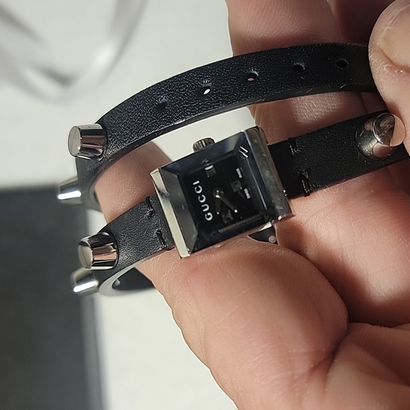 Authentic Gucci bee double wrap studded watch - Picture 7 of 16